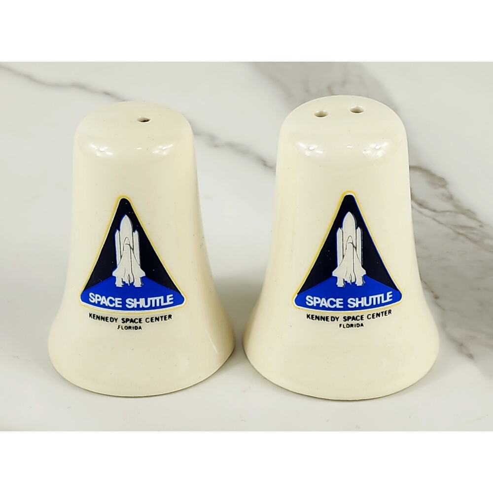 Salt & Pepper Shakers Space Shuttle 2 3/4" Kennedy Space Center Florida 80's Vtg